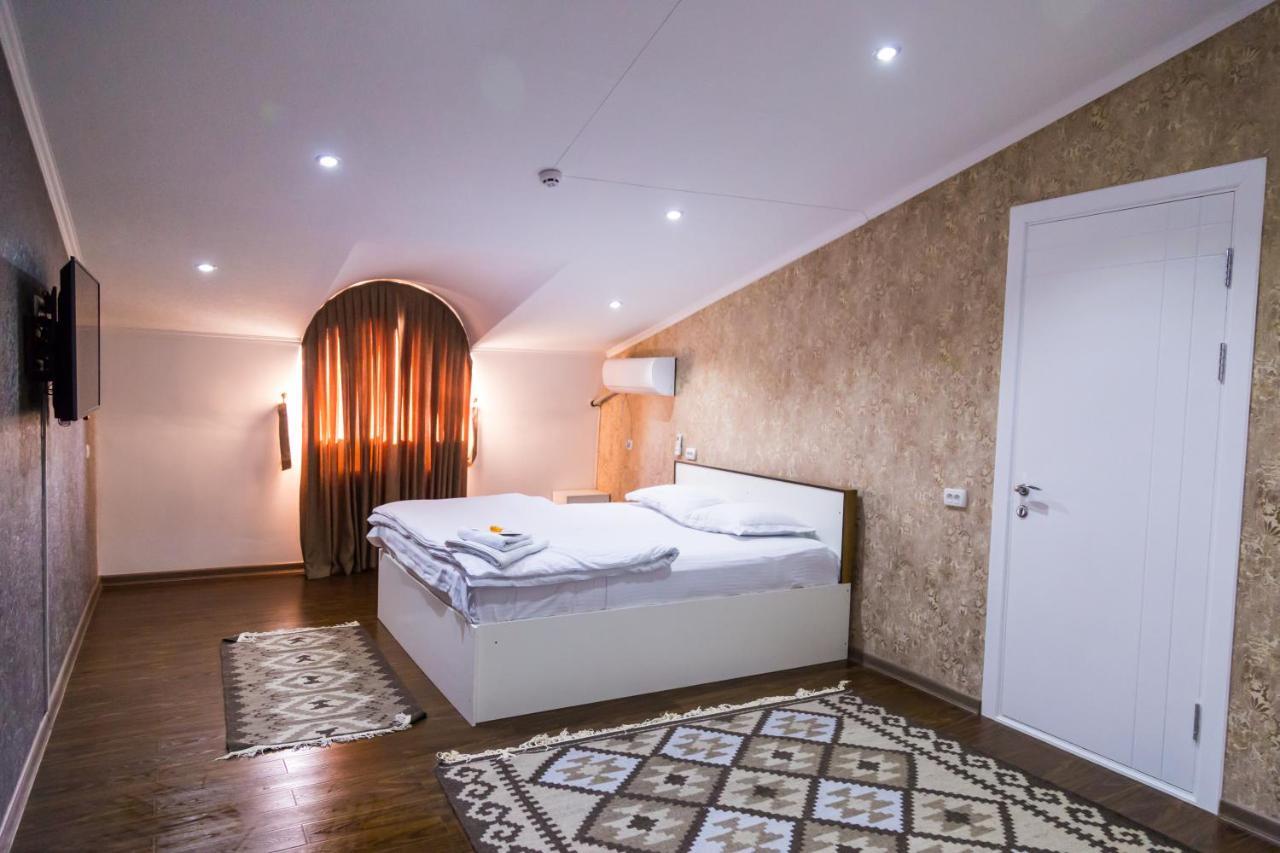 Manija Hostel Samarkand Exteriör bild