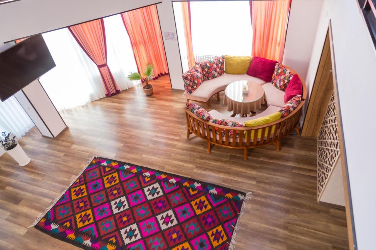 Manija Hostel Samarkand Exteriör bild