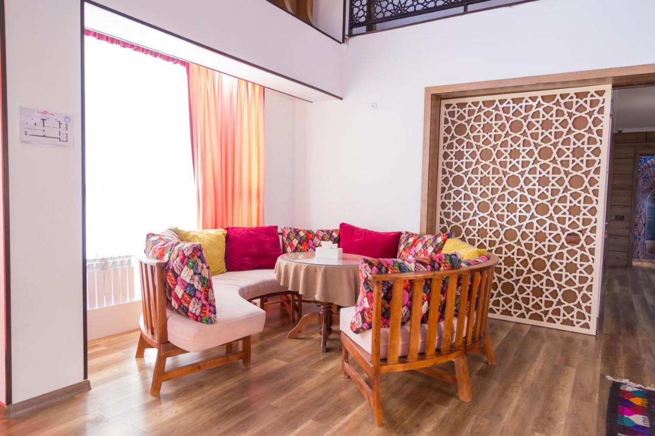 Manija Hostel Samarkand Exteriör bild
